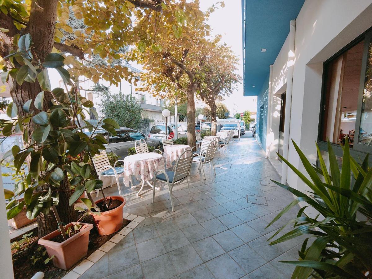 Hotel Marittimo Rimini Buitenkant foto