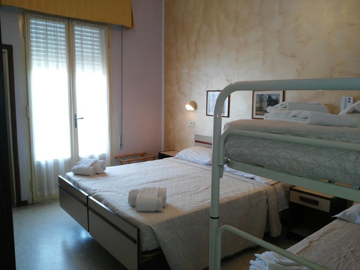 Hotel Marittimo Rimini Buitenkant foto