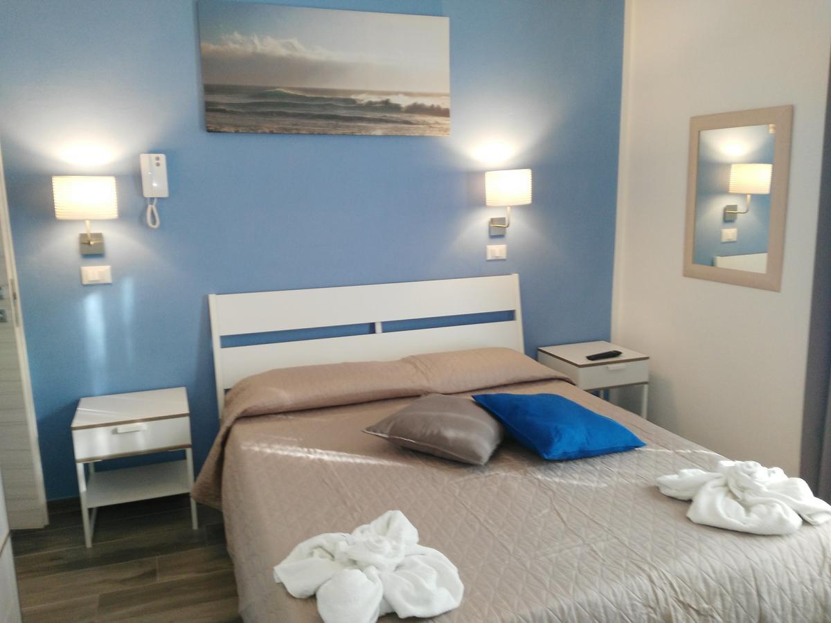 Hotel Marittimo Rimini Buitenkant foto