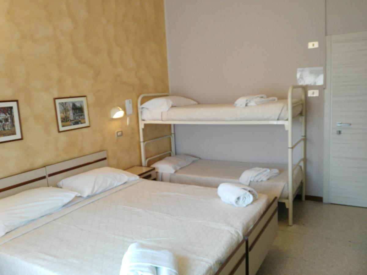 Hotel Marittimo Rimini Buitenkant foto