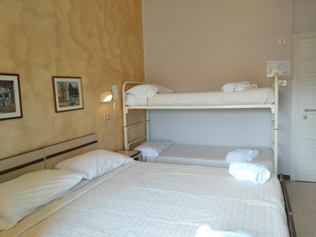 Hotel Marittimo Rimini Buitenkant foto