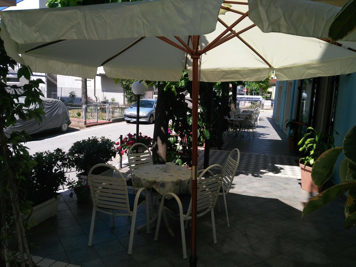 Hotel Marittimo Rimini Buitenkant foto