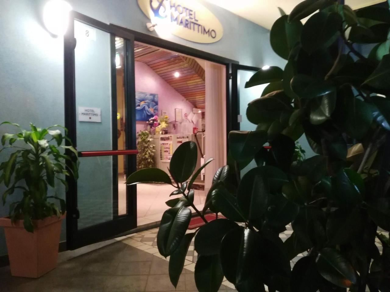 Hotel Marittimo Rimini Buitenkant foto