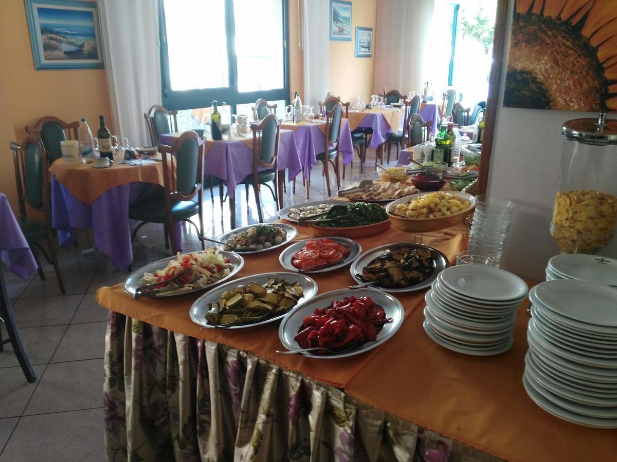 Hotel Marittimo Rimini Buitenkant foto
