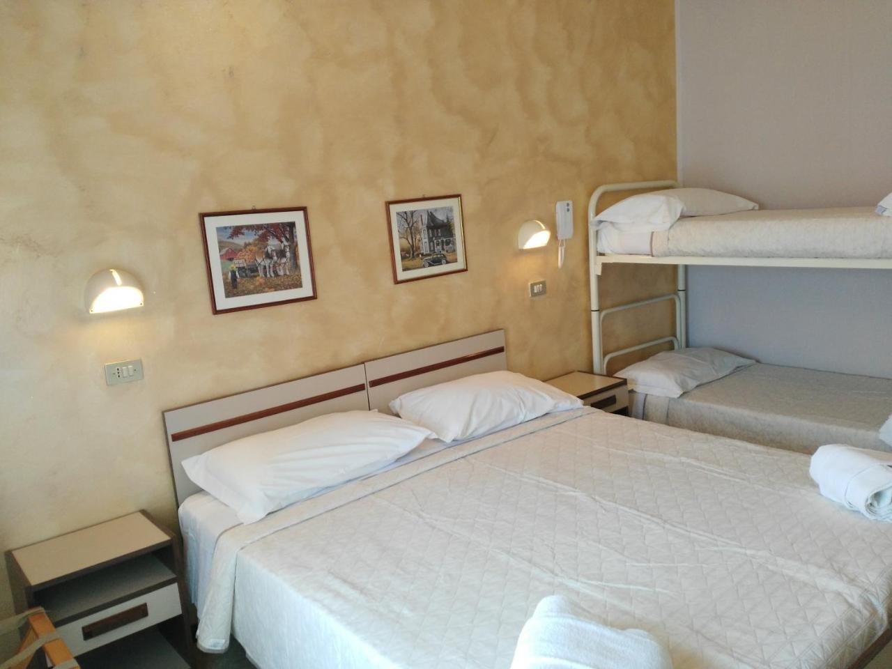 Hotel Marittimo Rimini Buitenkant foto